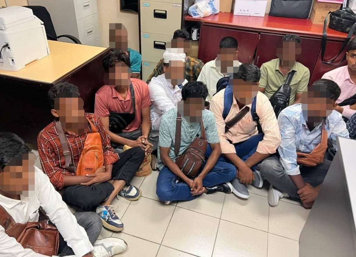 JIM Sarawak tahan 15 warga Bangladesh, guna cop imigresen palsu pada pasport