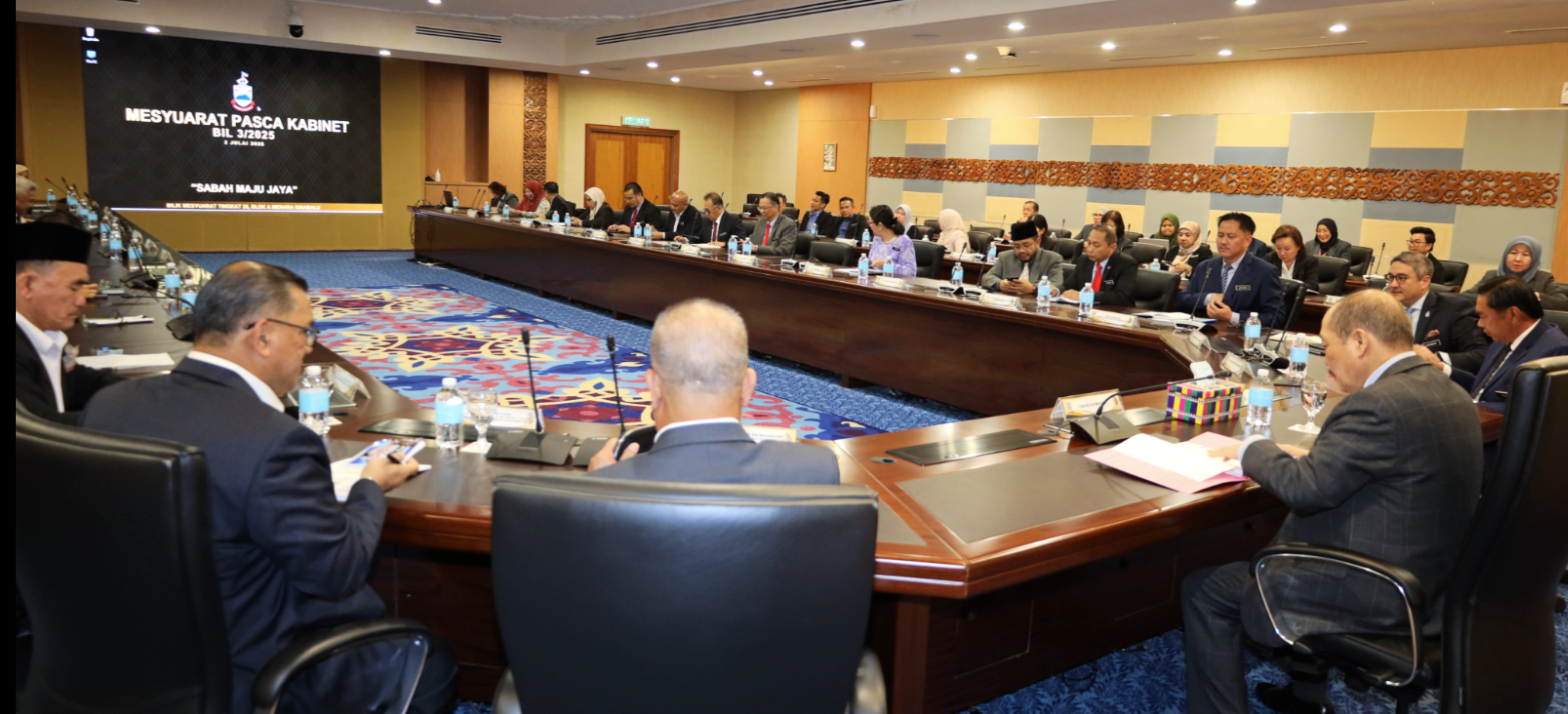 Civil personnel must ensure government administration runs smoothly as usual during this election year