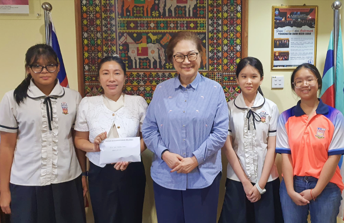 Liew continues support for needy Kian Kok students
