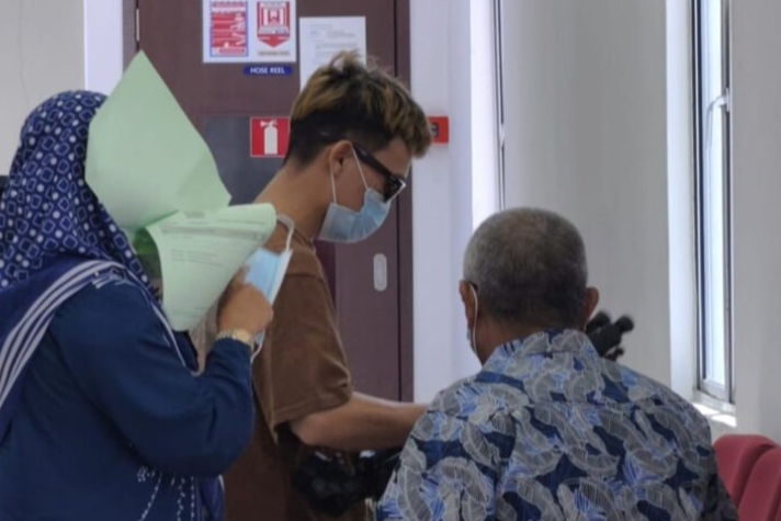 Influencer didenda RM1,800, mengaku salah berpakaian wanita