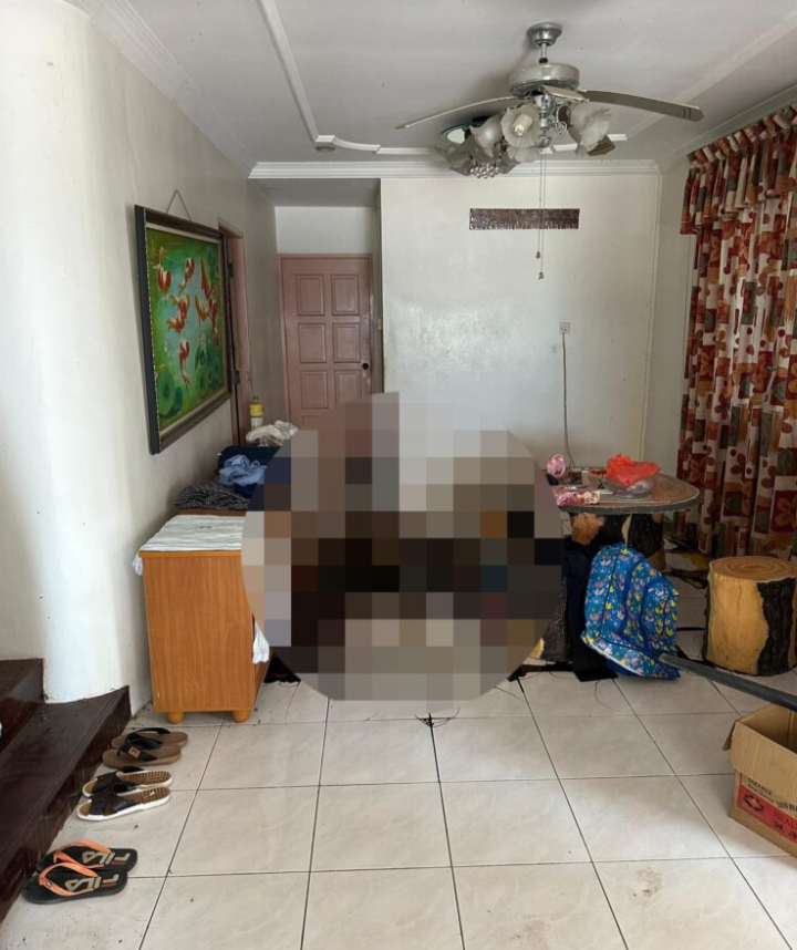 Mayat lelaki ditemukan mereput dalam keadaan terduduk