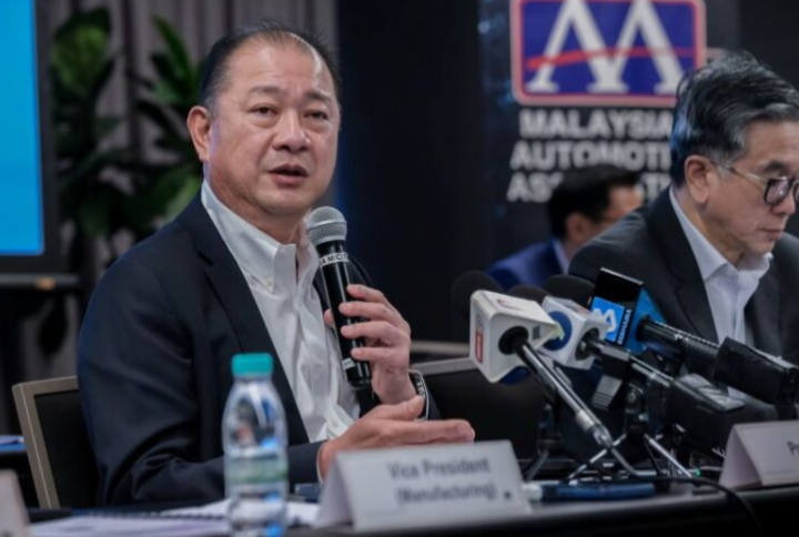 Harga kereta dijangka naik tahun depan