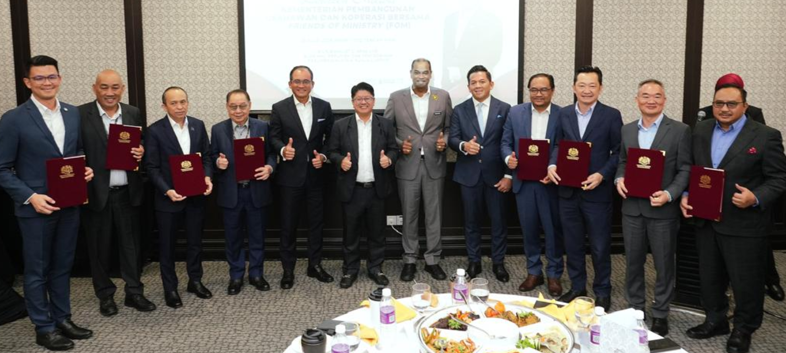 KUSKOP lantik 12 Ahli Parlimen kerajaan sebagai Friends of Ministry