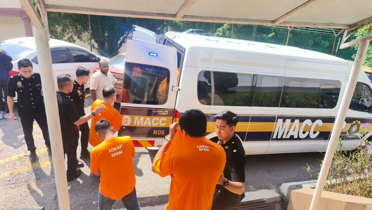 Enam anggota polis ditahan reman disyaki minta, terima rasuah RM12,000