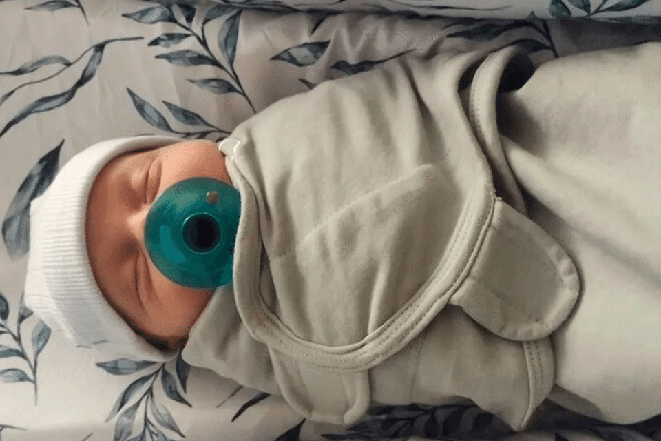 Bayi dilahirkan daripada embrio beku berusia 31 tahun 