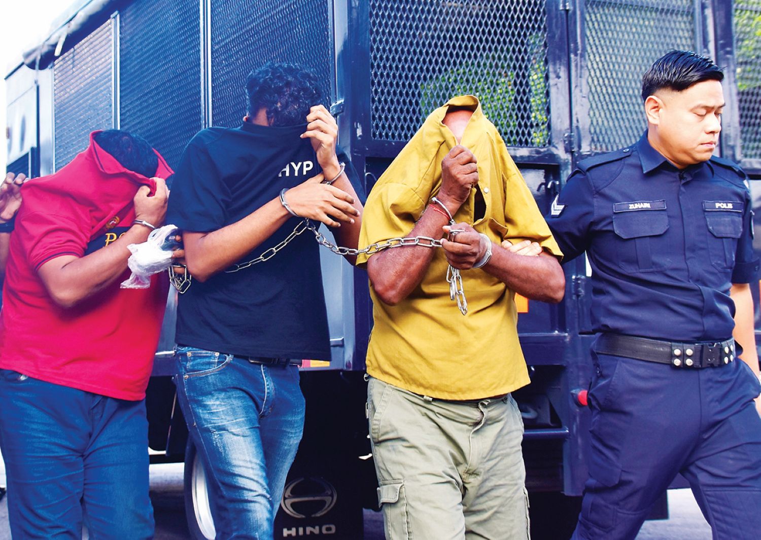 Tiga didakwa bunuh lelaki tunjuk kemaluan