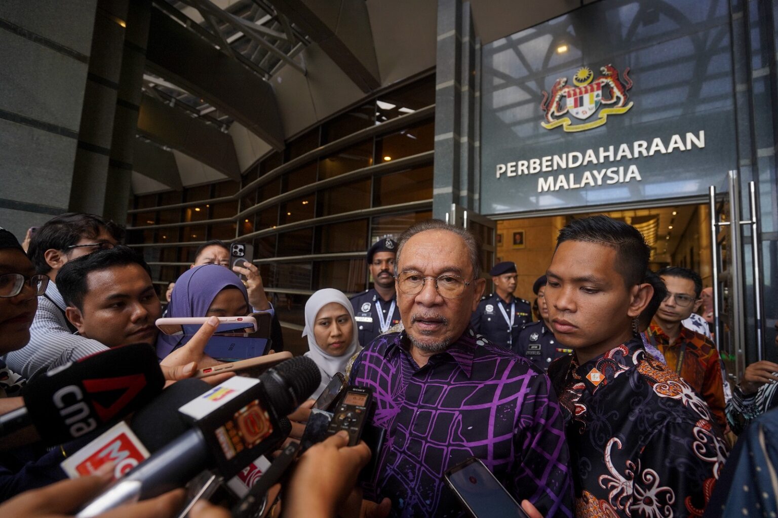 Kerajaan pertimbang naikkan cukai tembakau – PM