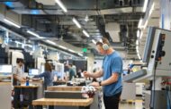 Apple labur RM423b di AS bina komponen iPhone, elak tarif cip