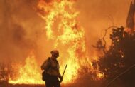 Kebakaran hutan merebak ke utara Los Angeles, ribuan dipindahkan