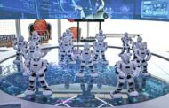 China buka kedai robot humanoid pertama untuk orang awam