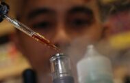 Singapura kenakan hukuman penjara, sebatan terhadap pengimport vape etomidate