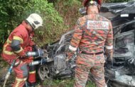 休旅車與拖格羅厘猛撞 5男當場斃命