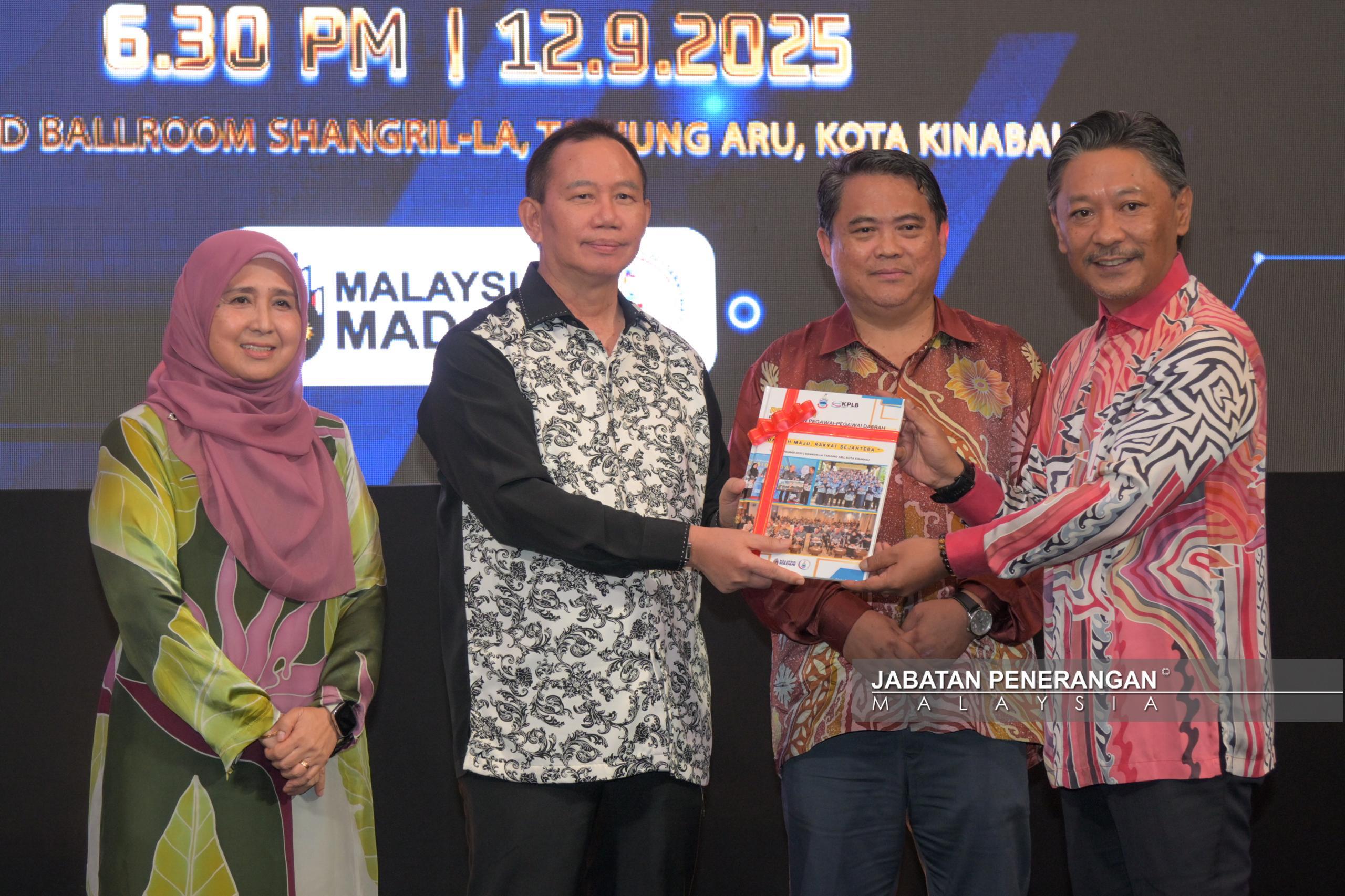 Pegawai Daerah tonggak utama basmi kemiskinan – Jahid