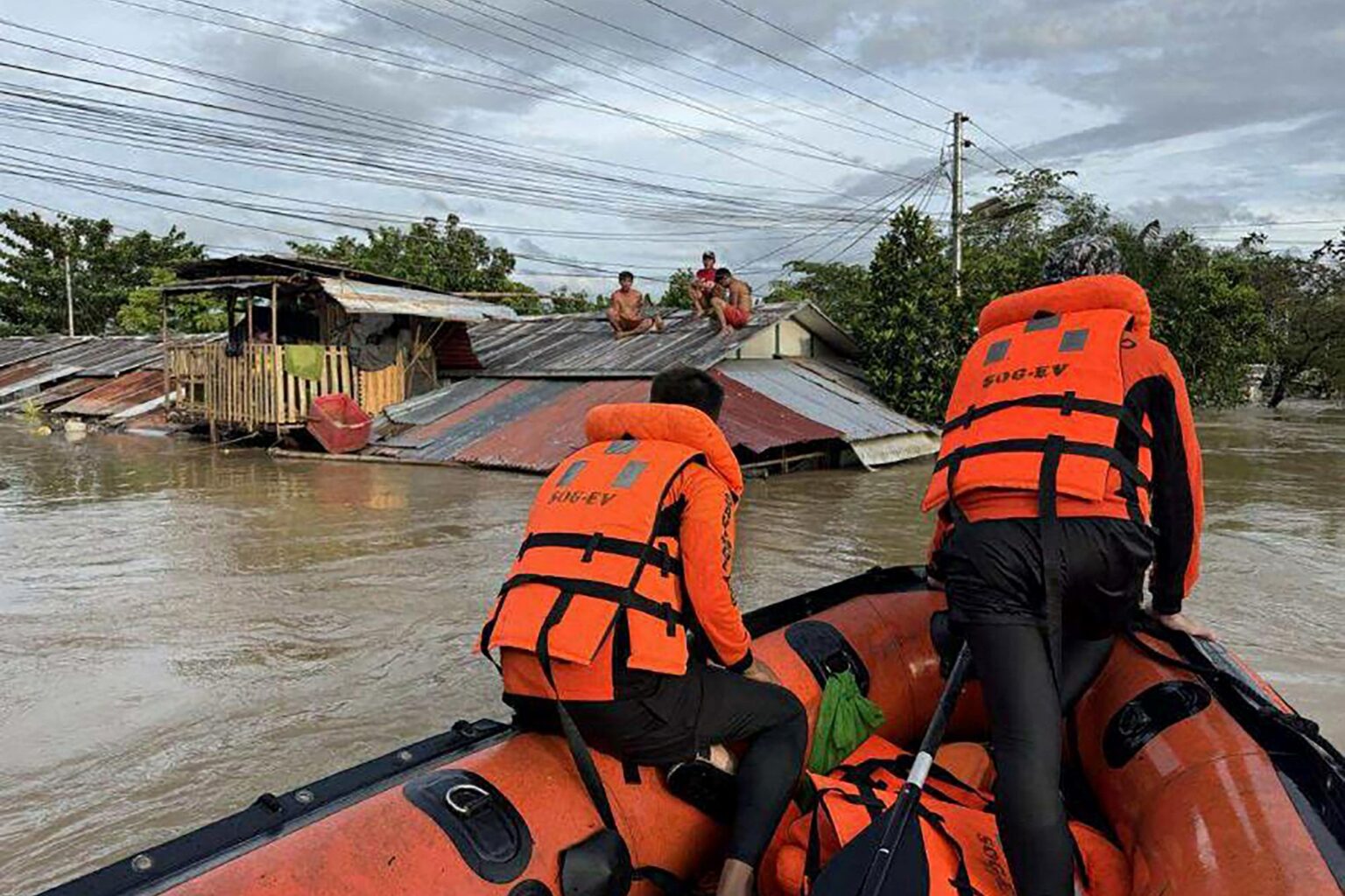 Angka korban ribut Bualoi di Filipina meningkat 11 orang, Vietnam bersiap siaga