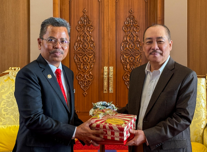 新任聯邦秘書履新