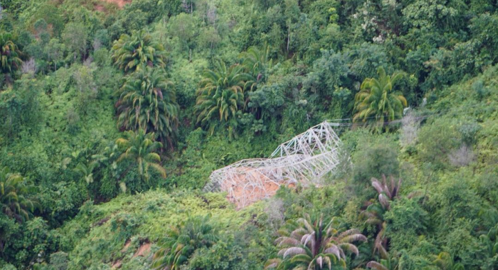 輸電塔倒塌近23萬戶停電 沙電緊急搶修