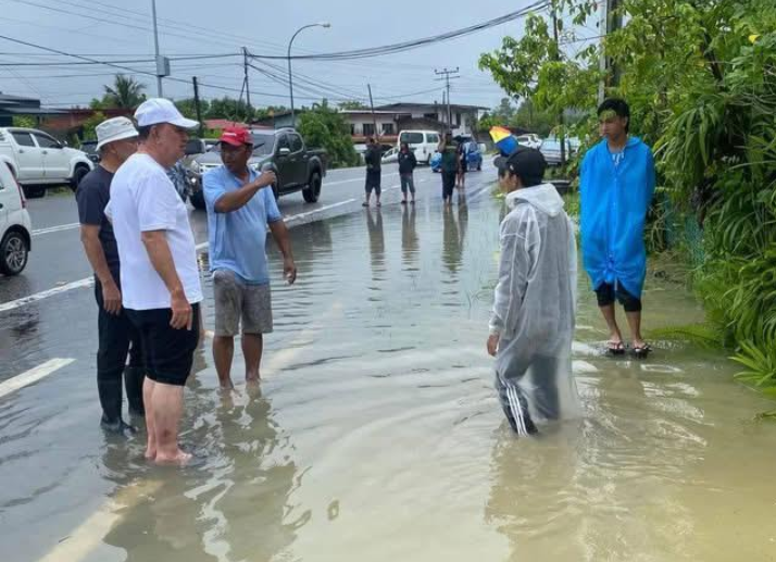 Ghulam tinjau kawasan terjejas banjir kilat, santuni mangsa di Papar
