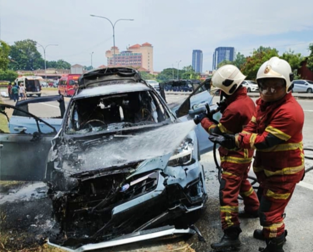 Kereta terbakar selepas bertembung di KK, enam cedera