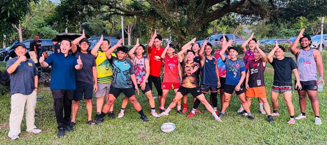 Dr. Ritchie sumbang dana kepada pasukan Ragbi Sharks sempena SAGA 2025