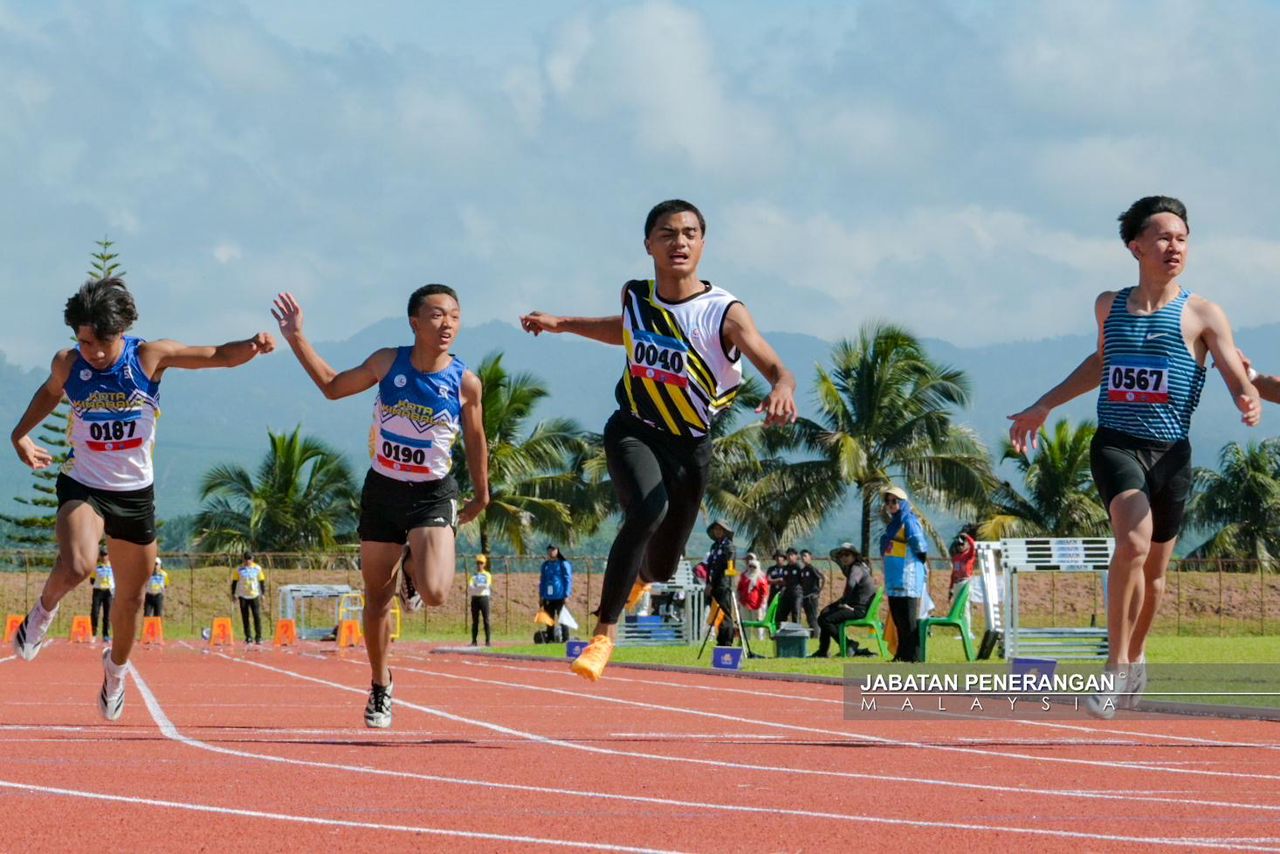 SAGA XI, Airiel ungguli acara riben biru untuk bergelar raja pecut