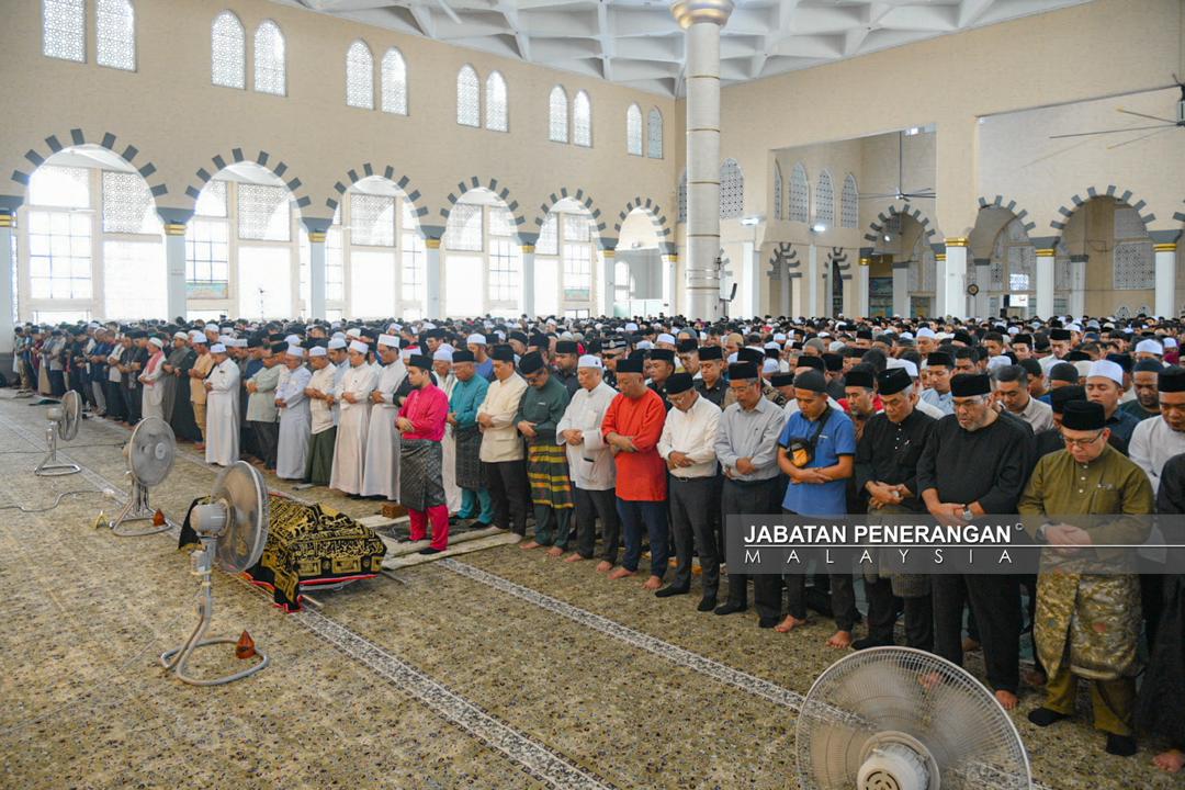 敦慕沙與扎希送別邦莫達