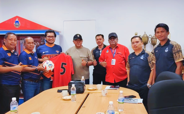 Musketeers Football Academy kunjungi Sabah FA