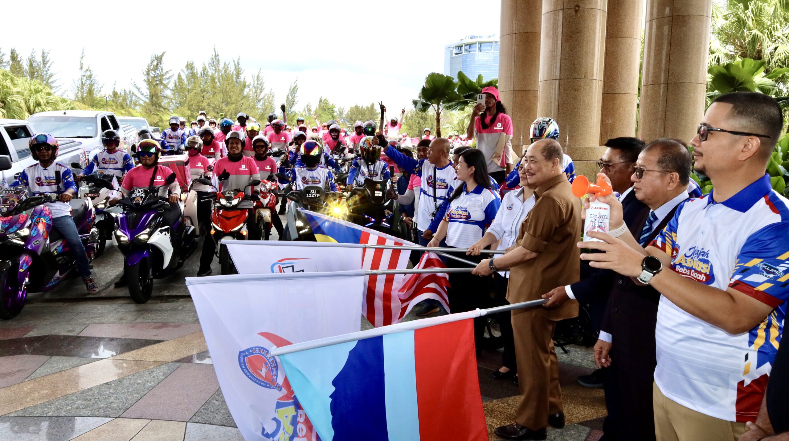 Chief Minister flags off the JABD convoy