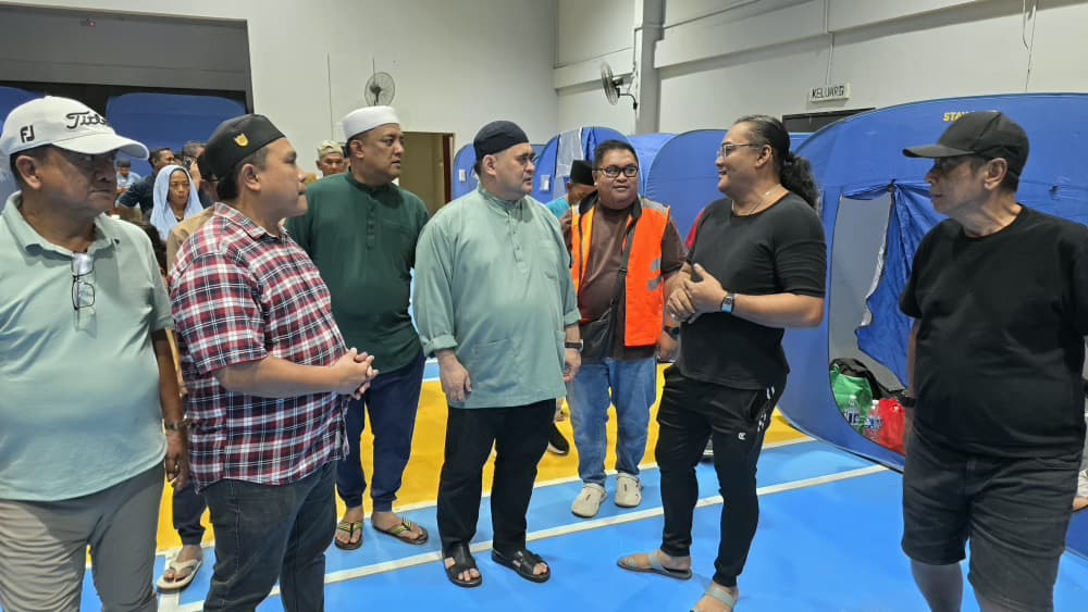 Shahelmey lawat PPS mangsa kebakaran