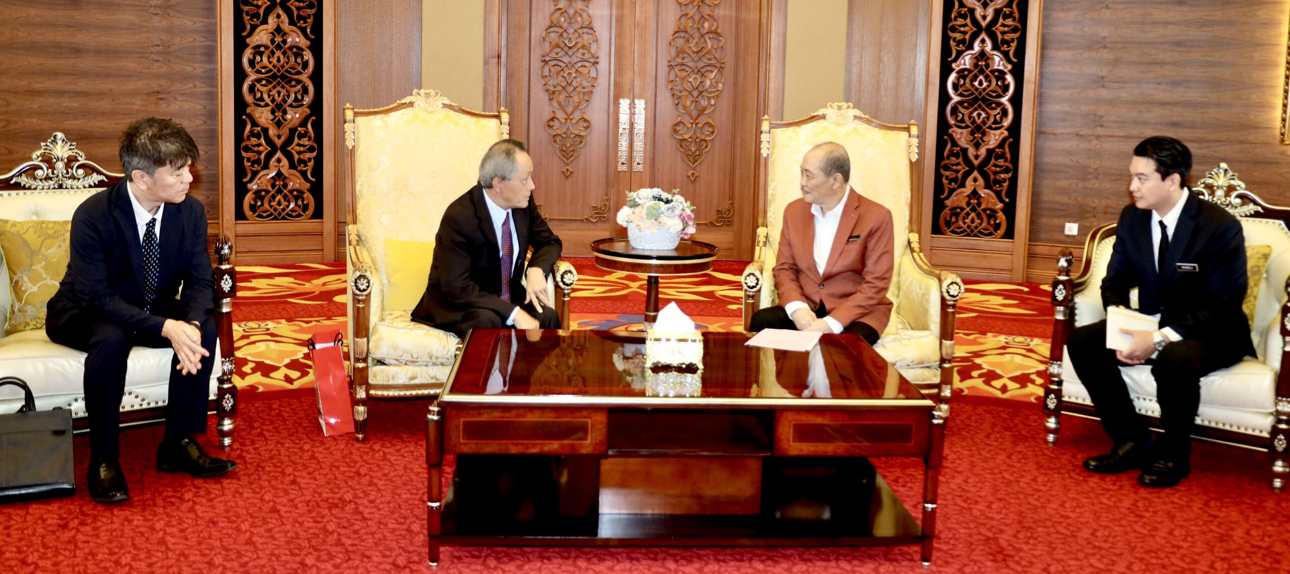 CM receives farewell courtesy call from Japanese Consul-General