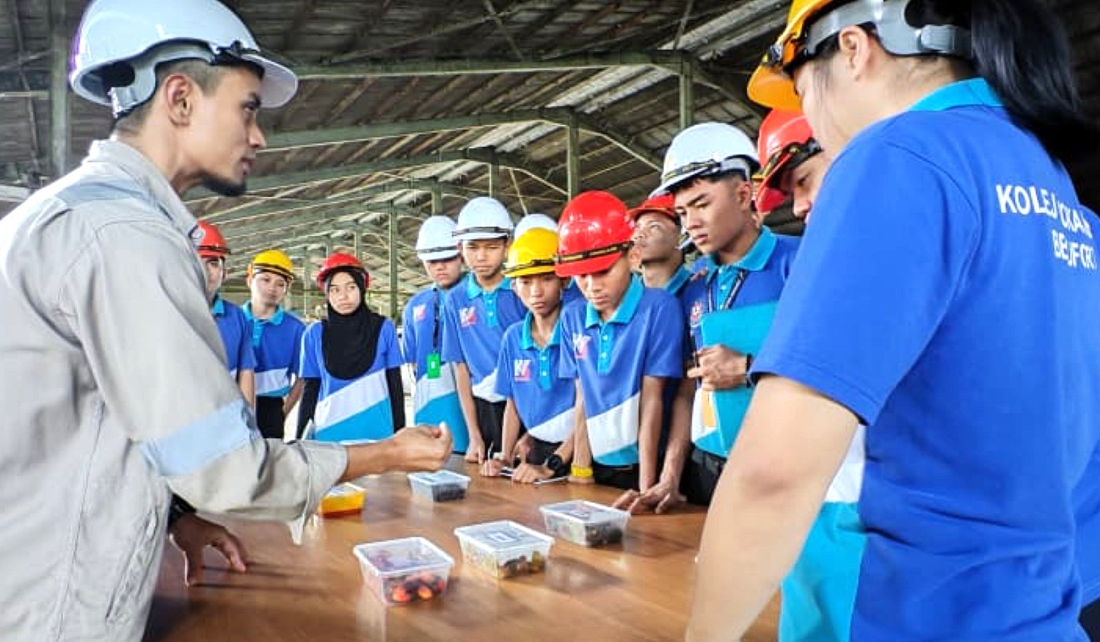 Learning palm oil, hands-on with SKG Green
