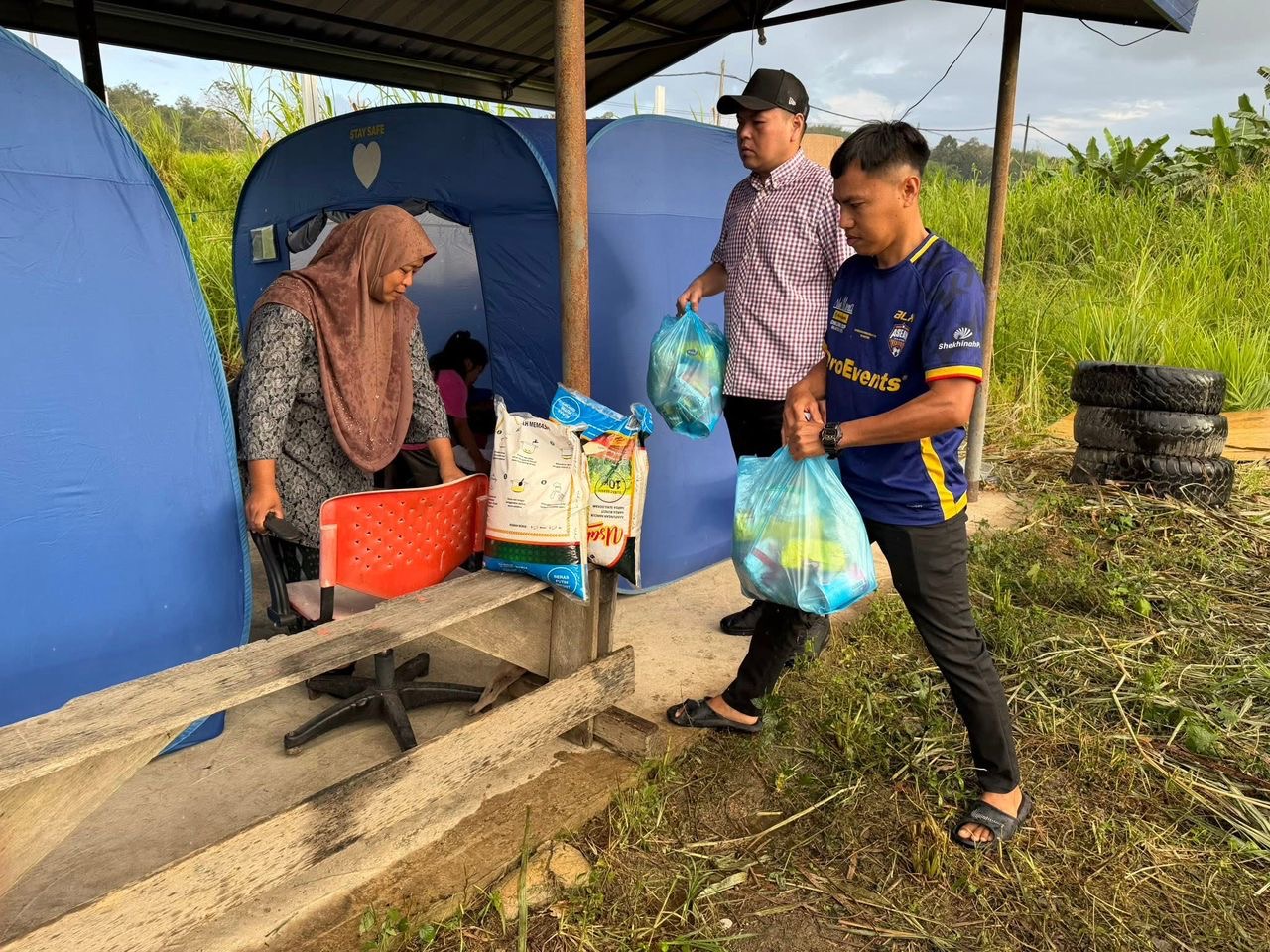 Pemuda GRS Keningau ziarah, salur bantuan kepada keluarga diuji