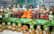 MUTIARA GRS sumbang kuih raya untuk pasukan keselamatan, petugas kesihatan