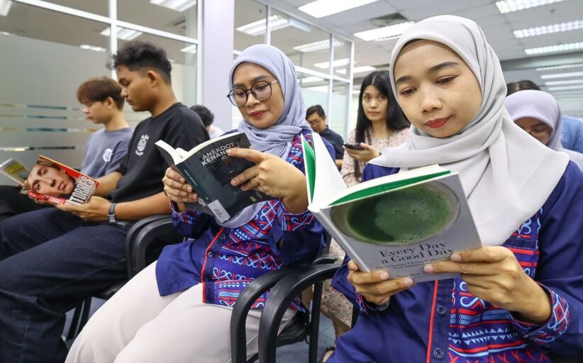 Warga UMS jayakan ‘Jom Baca Bersama 10 Minit 2026’