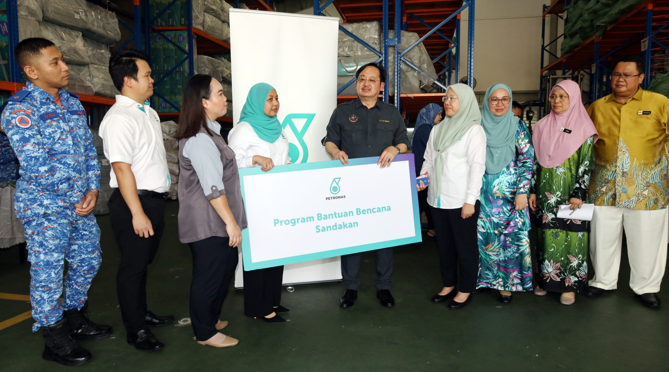 Contributions for Kampung Bahagia fire victims continue to pour in