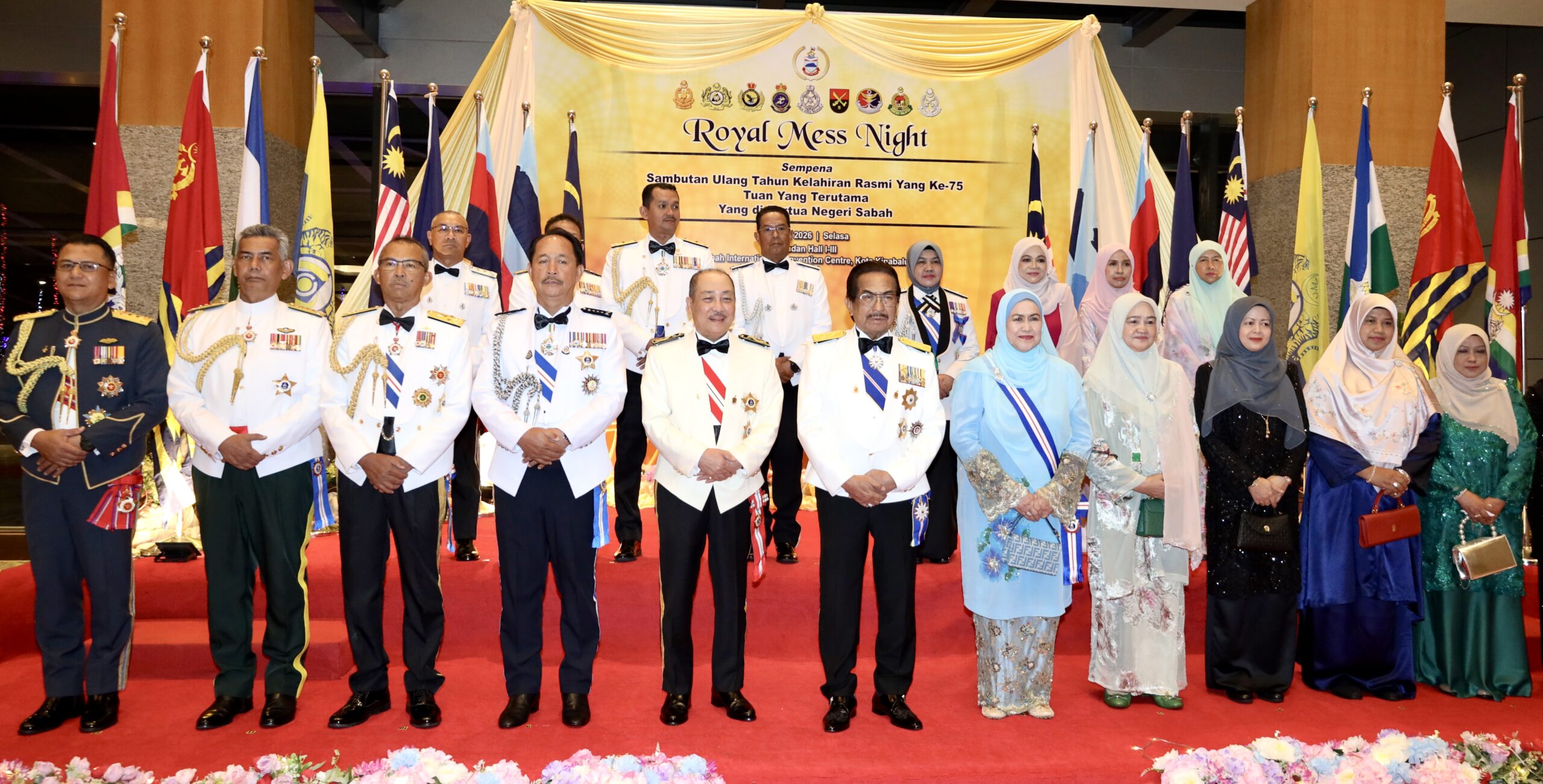 KM dan isteri hadiri Royal Mess Night