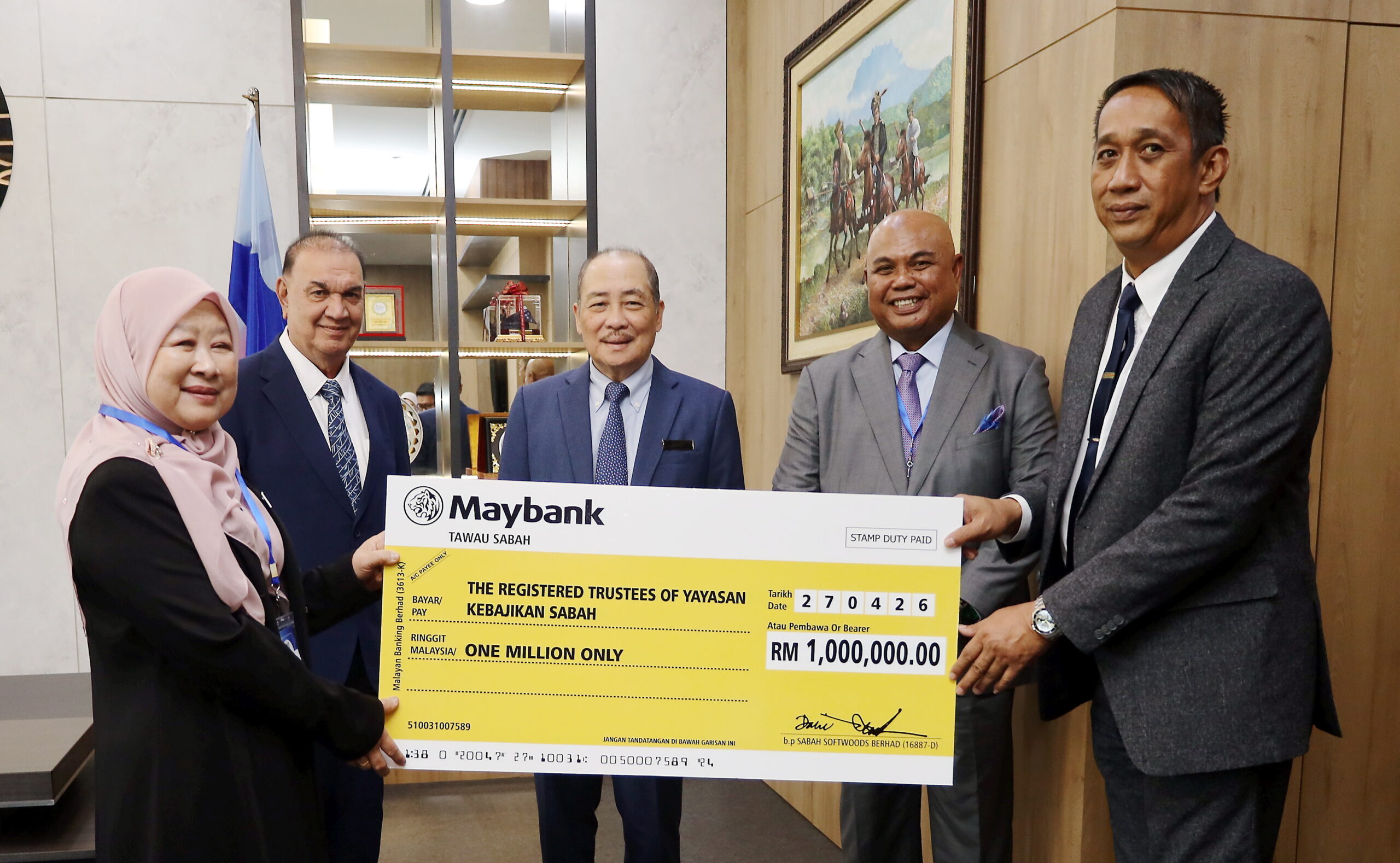 Sabah Softwoods beri sumbangan kepada YKS, Majlis Sukan Negeri