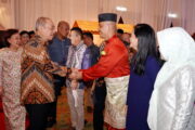 Chief Minister celebrates Aidilfitri with Sabah media