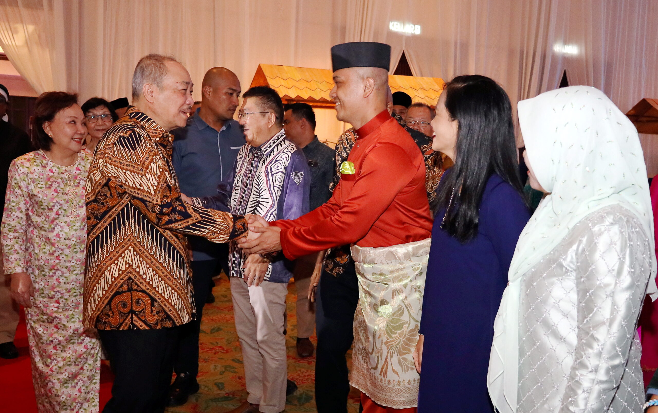 Chief Minister celebrates Aidilfitri with Sabah media