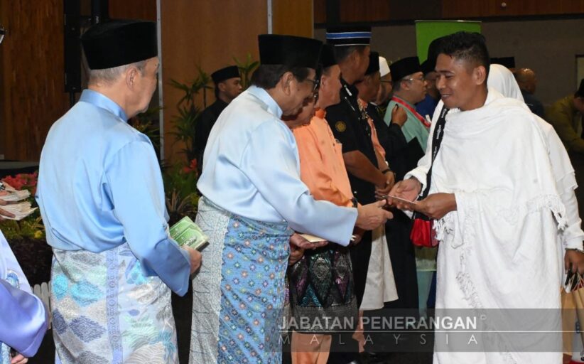 142 bakal jemaah haji berlepas Ke Tanah Suci