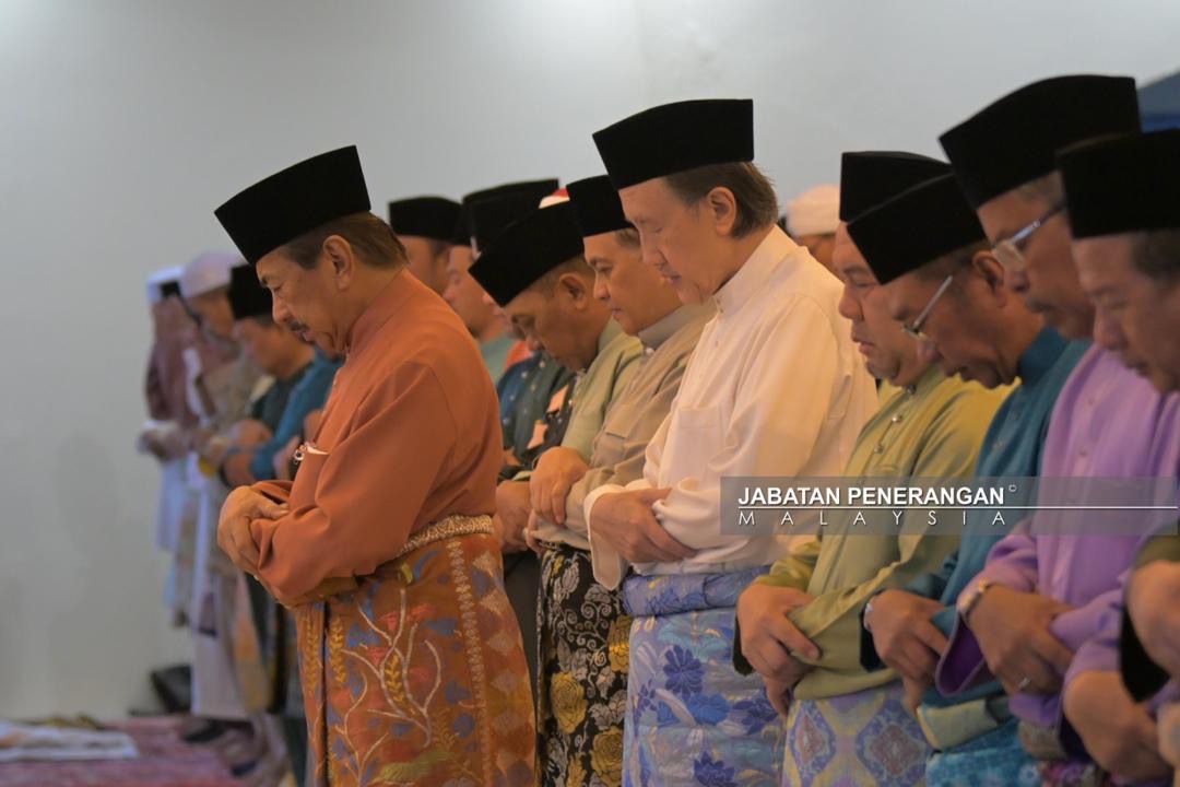 Lebih 6,000 jemaah sertai solat Aidiladha bersama Tun Musa