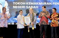 Hajiji dianugerahkan Tokoh Kemakmuran Pendidikan Negeri Sabah