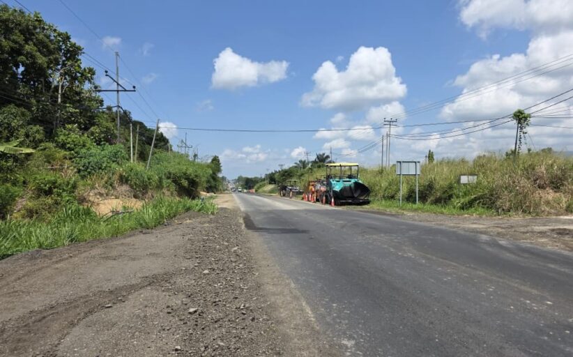 Jalan raya di simpang Jalan Jalan Keningau-Apin Apin perlu perhatian segera