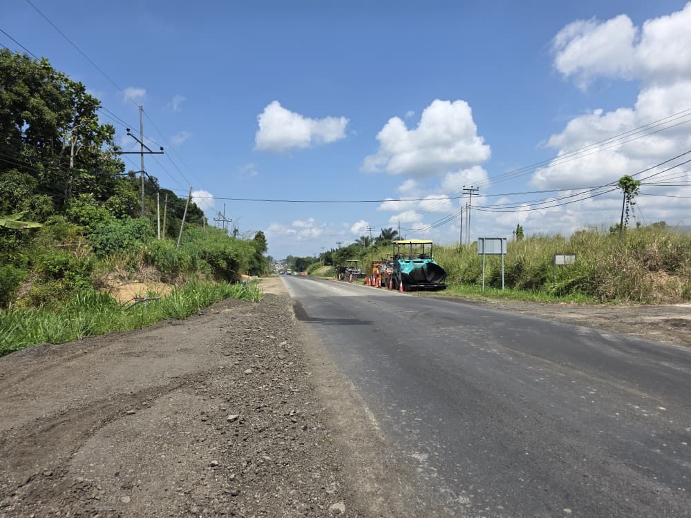 Jalan raya di simpang Jalan Jalan Keningau-Apin Apin perlu perhatian segera