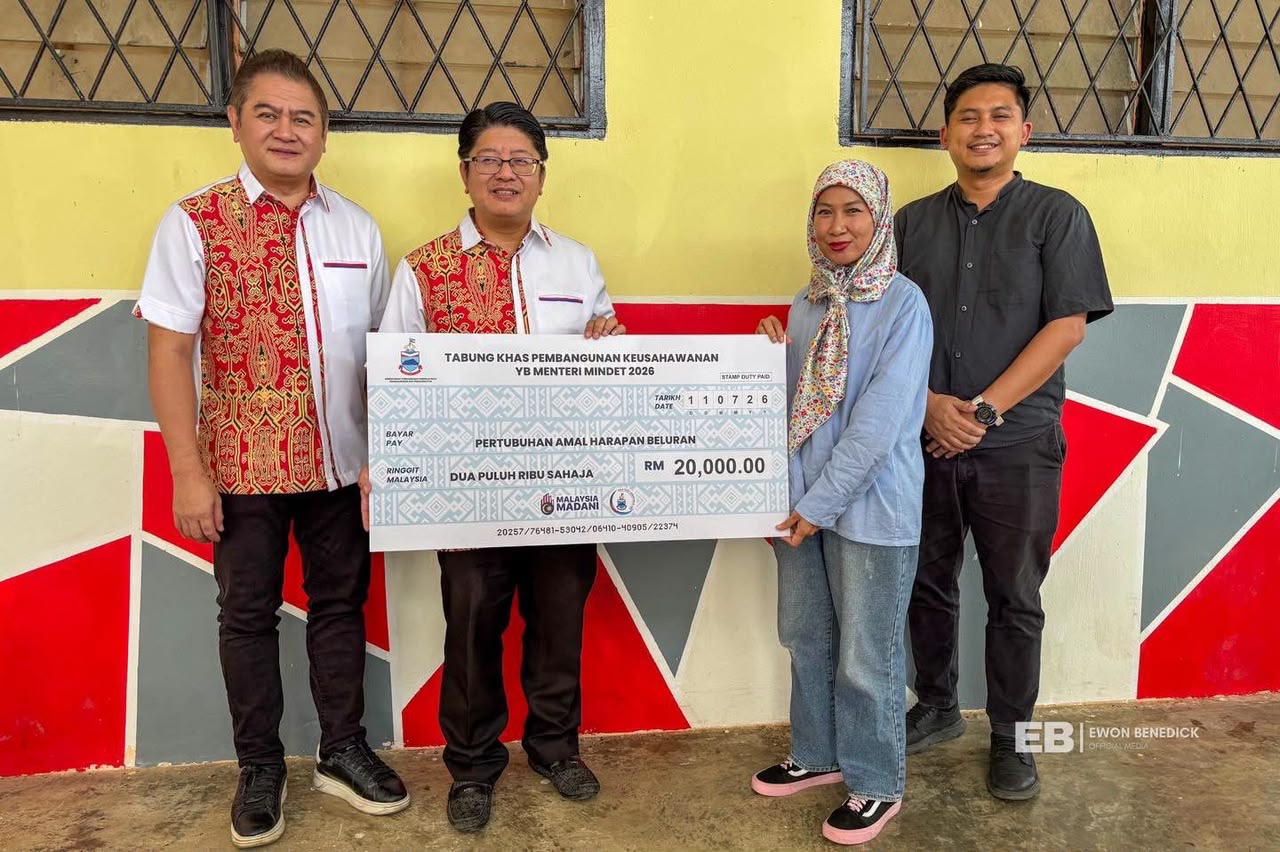 Tiga persatuan di Telupid dan Pitas terima dana MINDET 