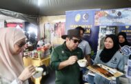 Ambuyat, ikan ampap tarik perhatian pengunjung di booth SAFMA pada Road to MAHA Labuan