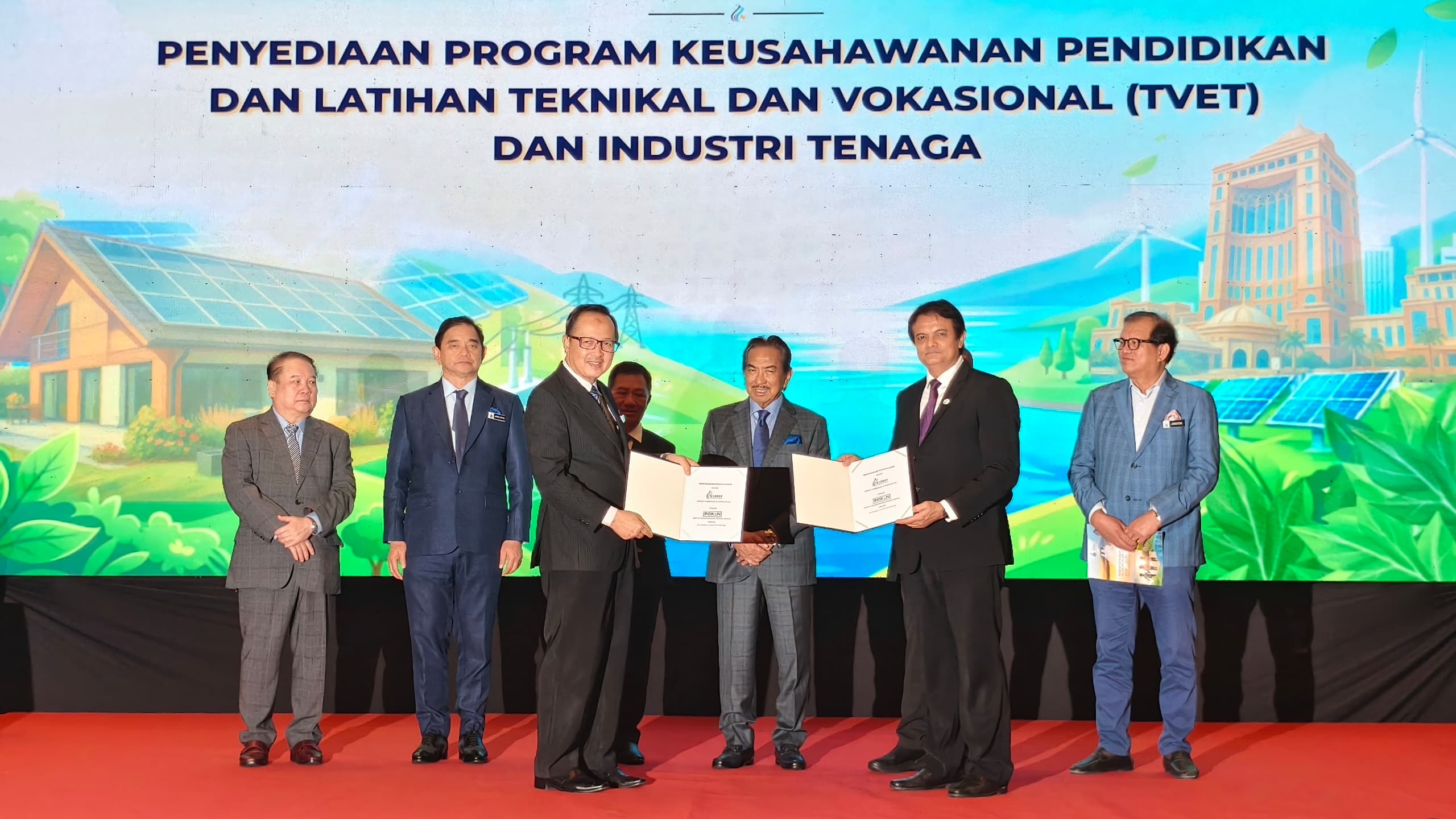 Memperkukuh sektor tenaga kekal keutamaan pembangunan strategik negeri - Hajiji