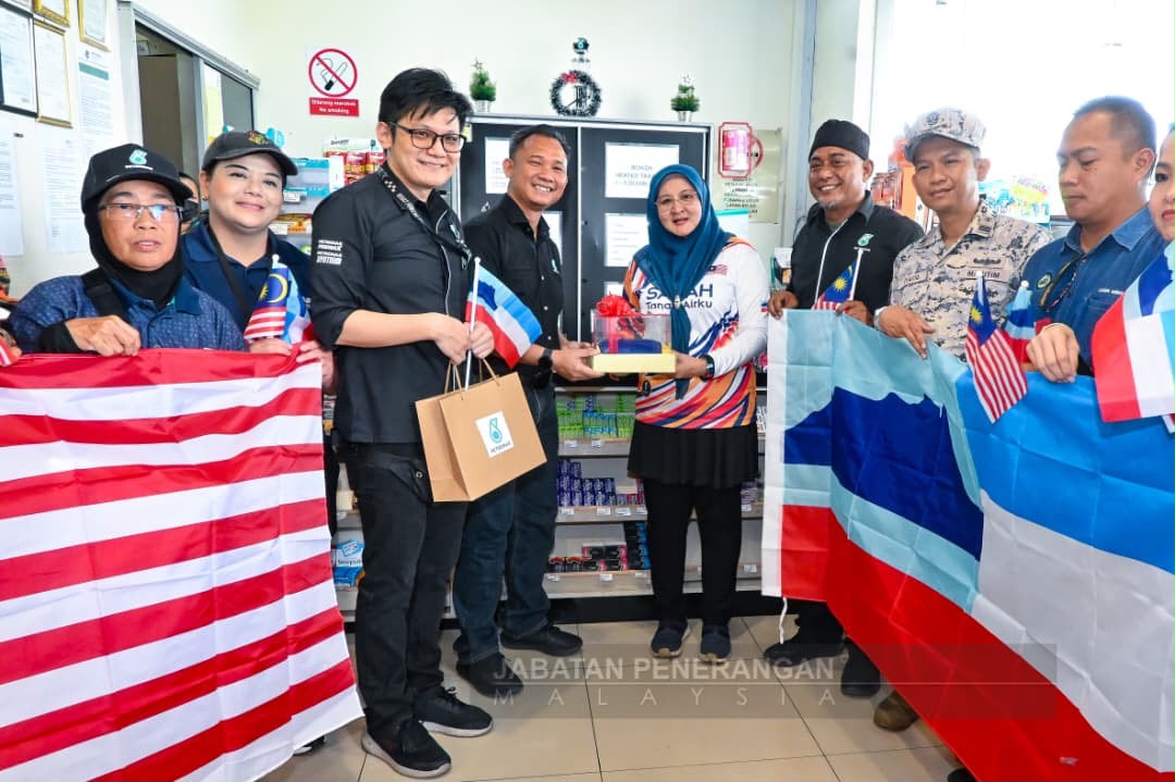 200 magnet Jalur Gemilang, Bendera Sabah diagih sempena Ekspresi Jalur Gemilang JAPEN@PETRONAS 2026