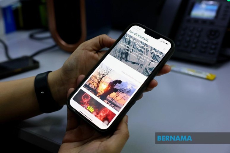 Perancis haramkan telefon bimbit di sekolah menengah