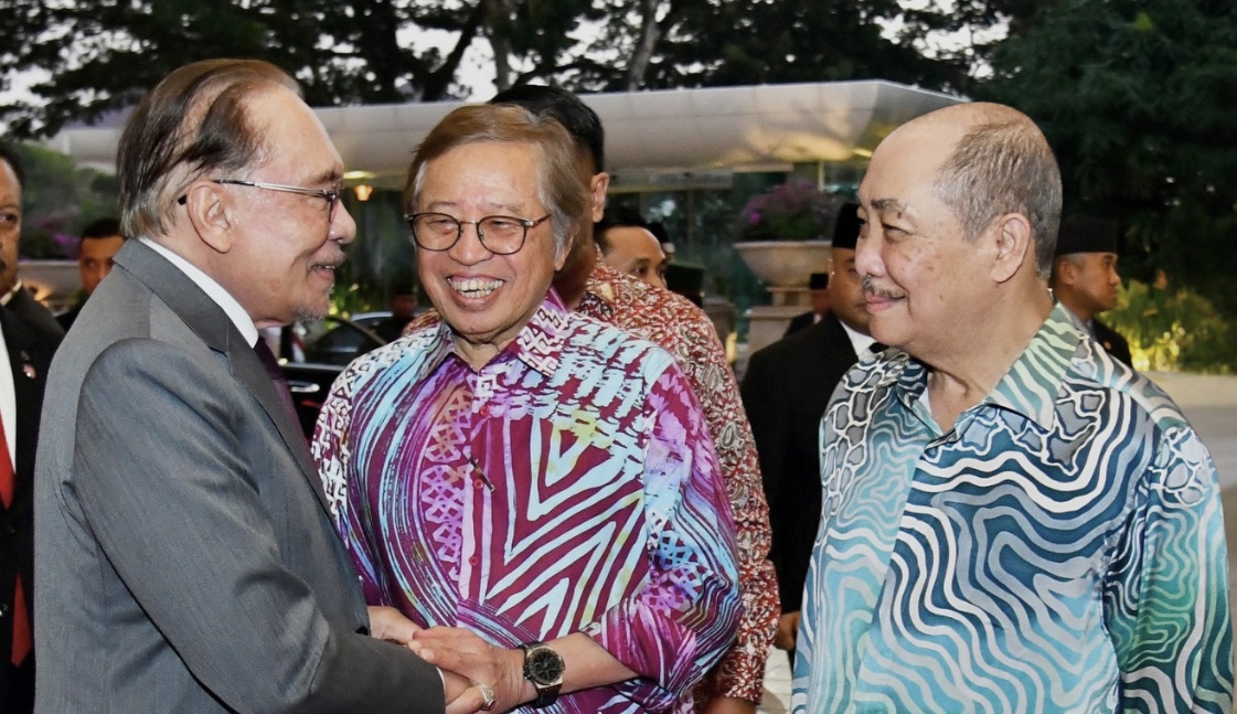Hajiji accompanies Prime Minister at ALC-27 in Brunei Darussalam