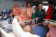 MUTIARA GRS sumbang pesakit COTI, wanita Masjid Bandaraya